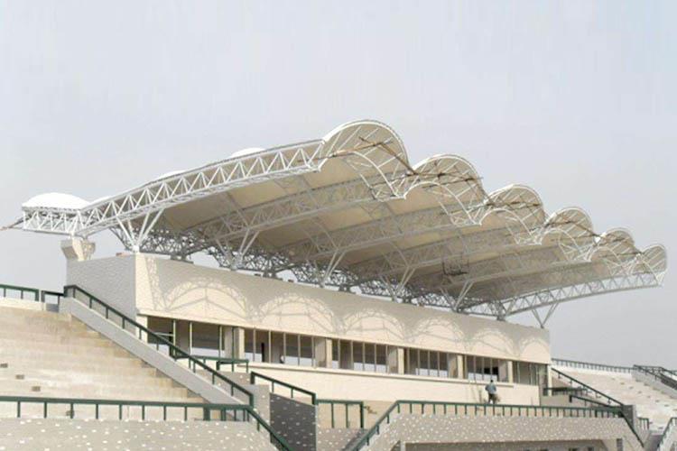 在我们气膜建筑内部活动时候能感受到犹如室外大自然一样呼吸清新、香甜的空气